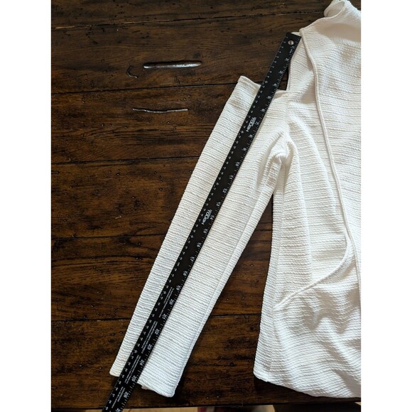 NWT Bisou Bisou L White Cold Shoulder Blazer Cardigan Jacket Textured Knit - Picture 11 of 11